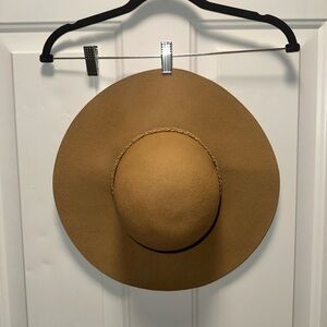 Stylish Tan Wide-Brim Hat